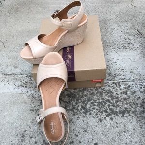Clark d1 Beige Leather Espadrille Wedge Shoes